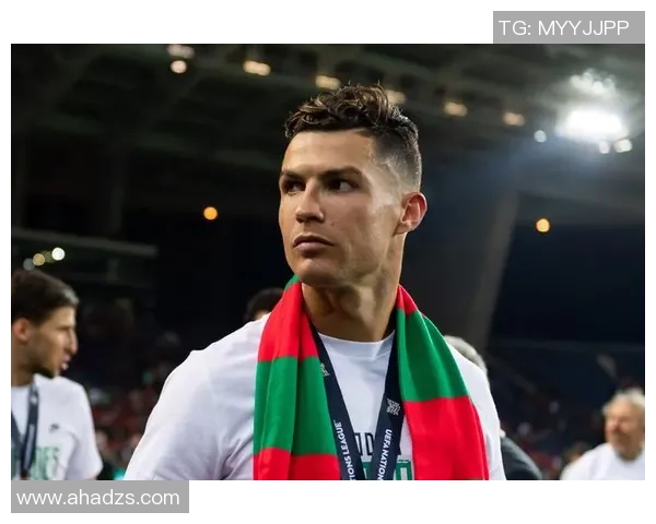 从惊鸿一瞥到众神之巅:拉莫斯视线里的C罗,藏着男人的顶级野心 从惊鸿一瞥到众神之巅:拉莫斯视线里的C罗,藏着男人的顶级野心